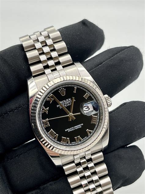 Rolex Datejust 36mm quadrante nero con numeri romani.